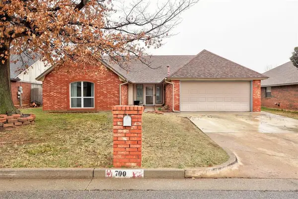 700 Greenfield Drive, Yukon, OK 73099