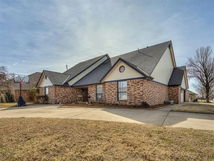 1324 SW 107th Place, Oklahoma City, OK 73170 - #3