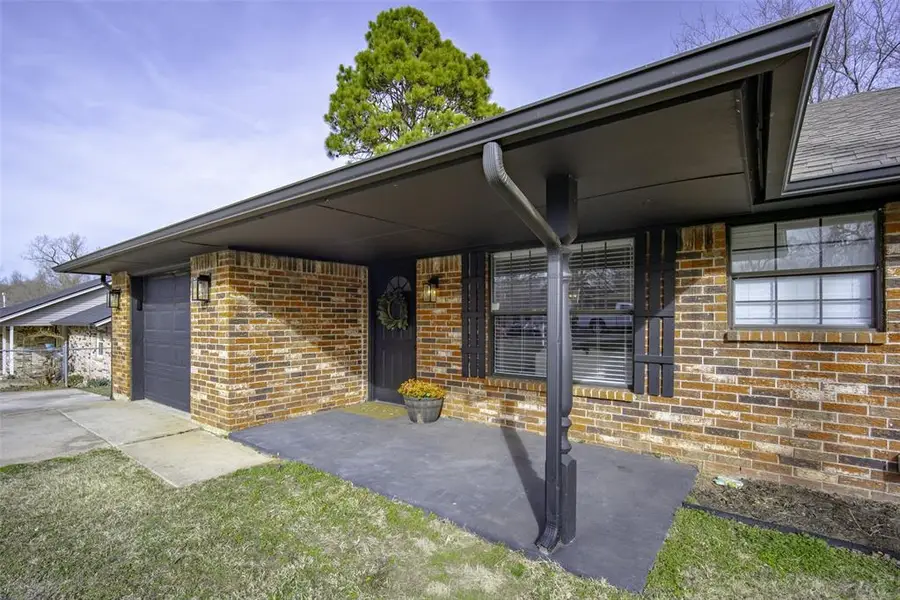 3160 Clarke Street, Choctaw, OK 73020 - #2