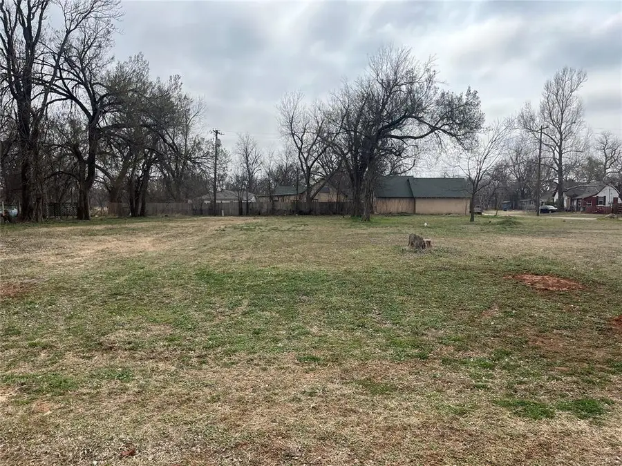 923 W Logan Avenue, Guthrie, OK 73044 - #2