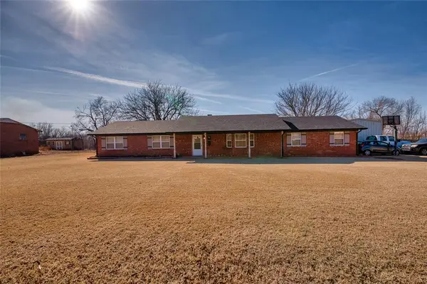 1505 N 6th Street, Sayre, OK 73662-4013