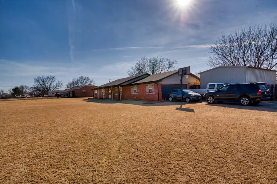 1505 N 6th Street, Sayre, OK 73662-4013 - #2