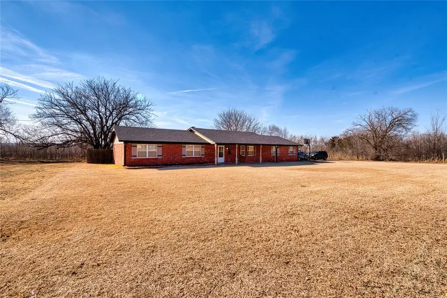 1505 N 6th Street, Sayre, OK 73662-4013 - #3