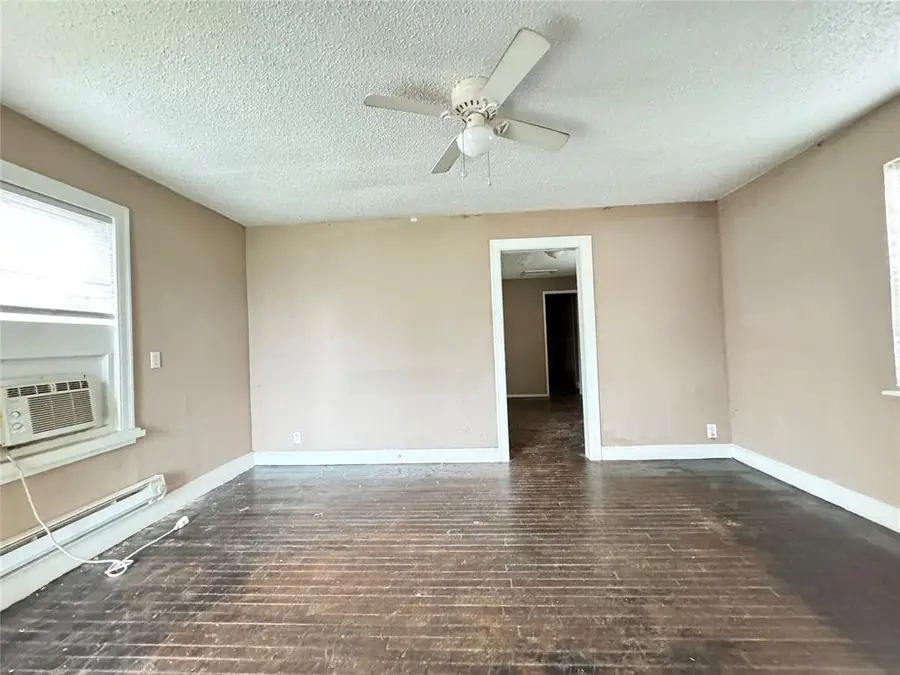 1323 NE 7th Street, Oklahoma City, OK 73117 - #3