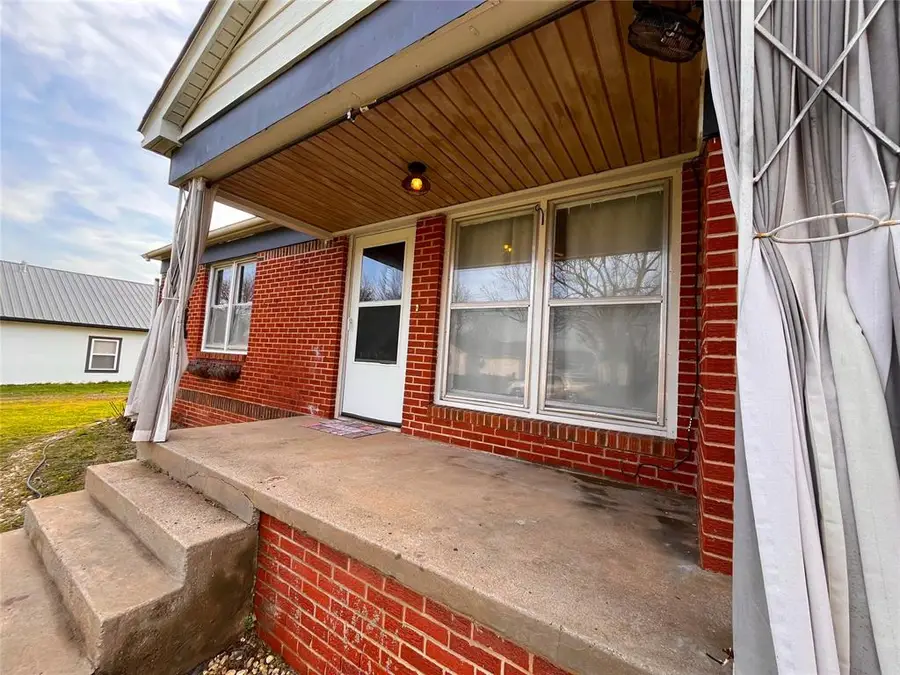 110 N Cedar Avenue, Stroud, OK 74079 - #3