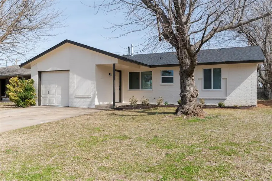 824 Cedar Crest Drive, Edmond, OK 73003 - #2