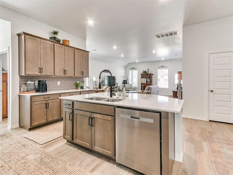 9021 NW 149th Terrace, Yukon, OK 73099 - #3