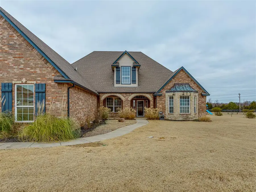 935 Silver Chase Drive, Choctaw, OK 73020 - #2