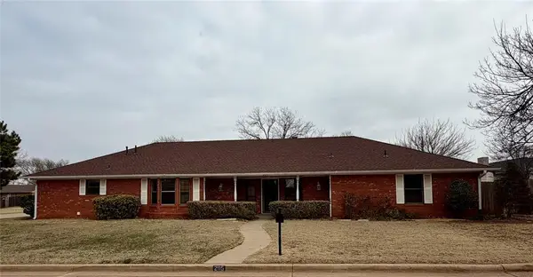 205 Randolph Road, Clinton, OK 73601