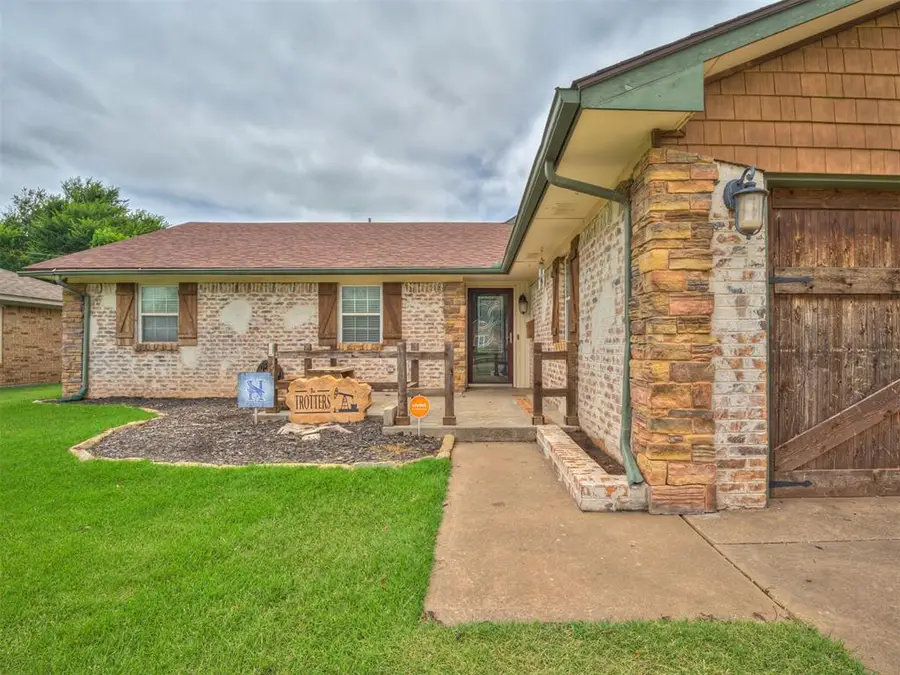 434 N Oak Avenue, Hennessey, OK 73742 - #2