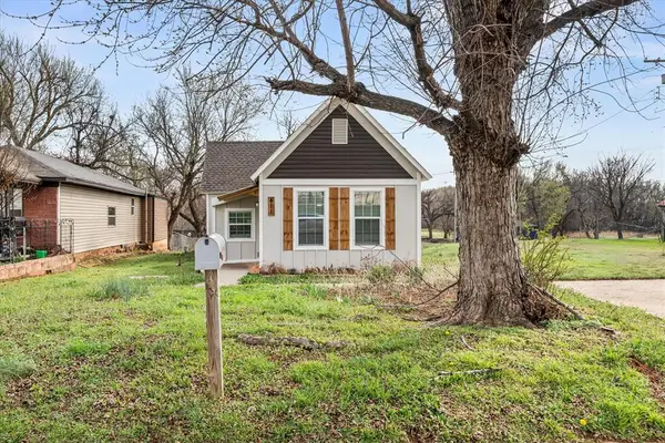 411 W Springer Avenue, Guthrie, OK 73044