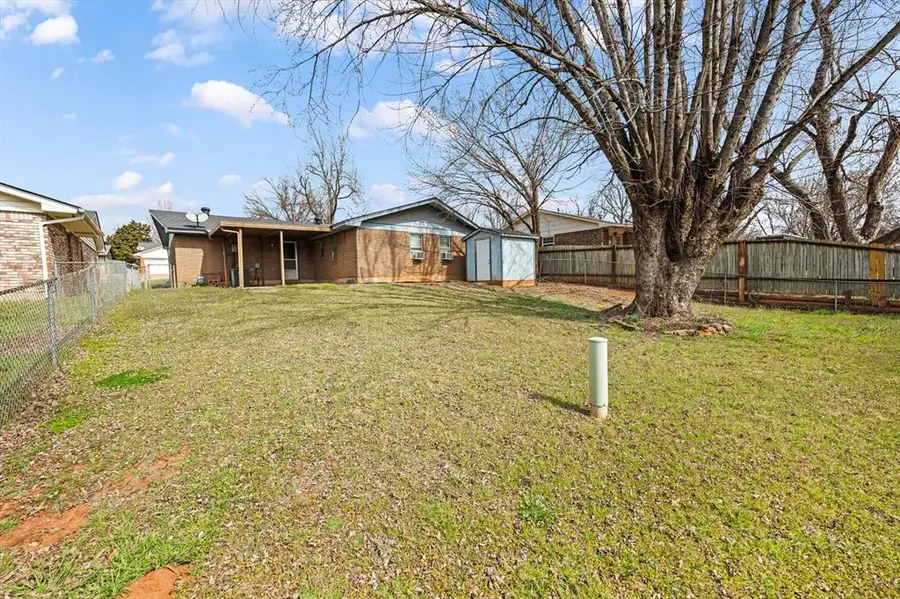 815 E Lamplighter Circle, Guthrie, OK 73044 - #3