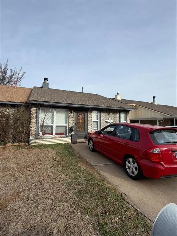 208 Hudson Place, Midwest City, OK 73110 - #1