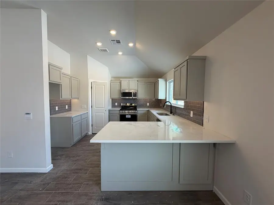 1104 Redwood Creek Drive, Yukon, OK 73099 - #3