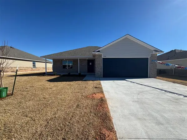 936 S Bear Lane, Mustang, OK 73064