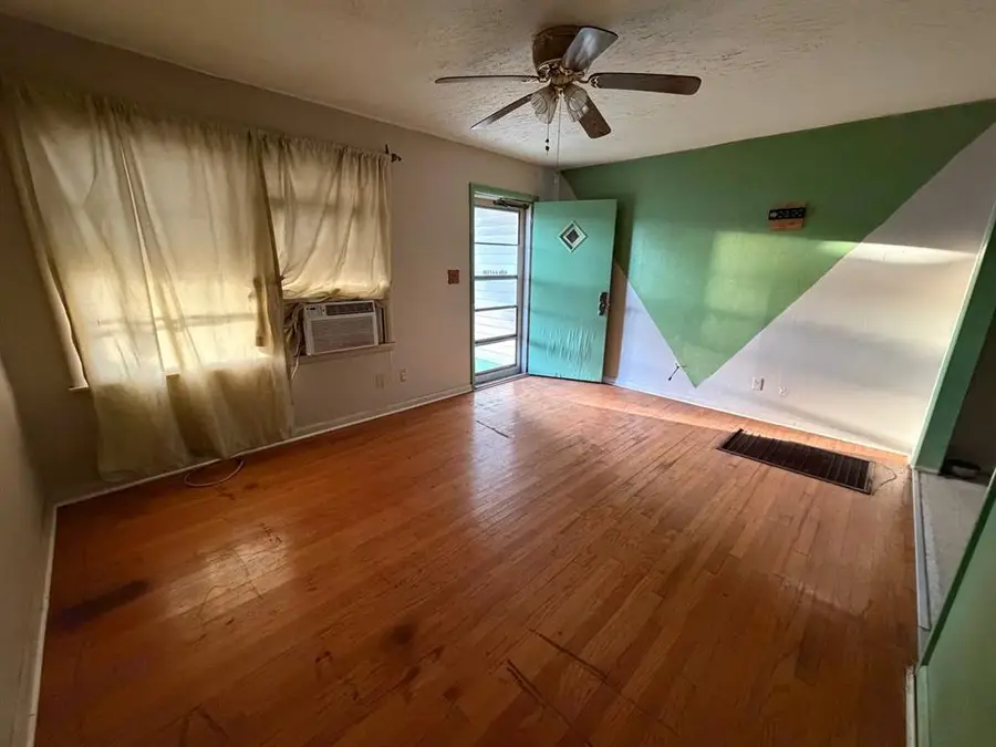 1705 S Dille Avenue, El Reno, OK 73036 - #2