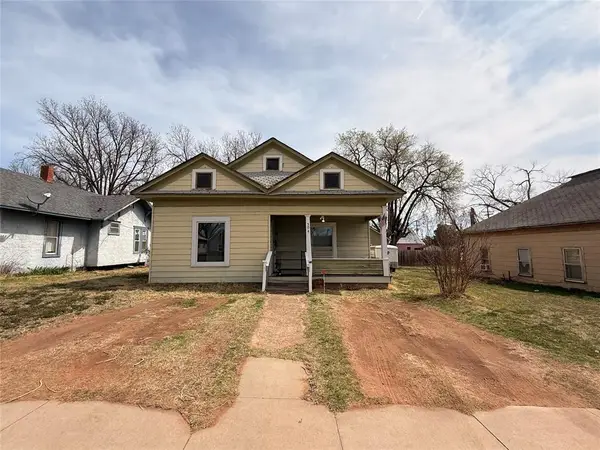 304 N 4th Street, Sayre, OK 73662