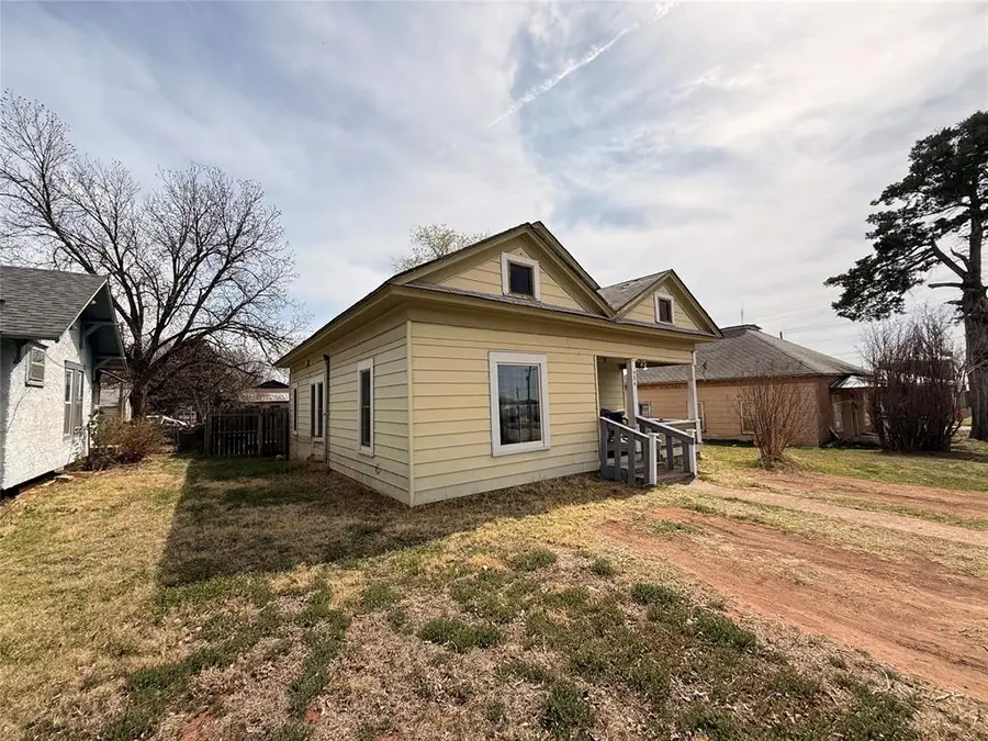 304 N 4th Street, Sayre, OK 73662 - #2