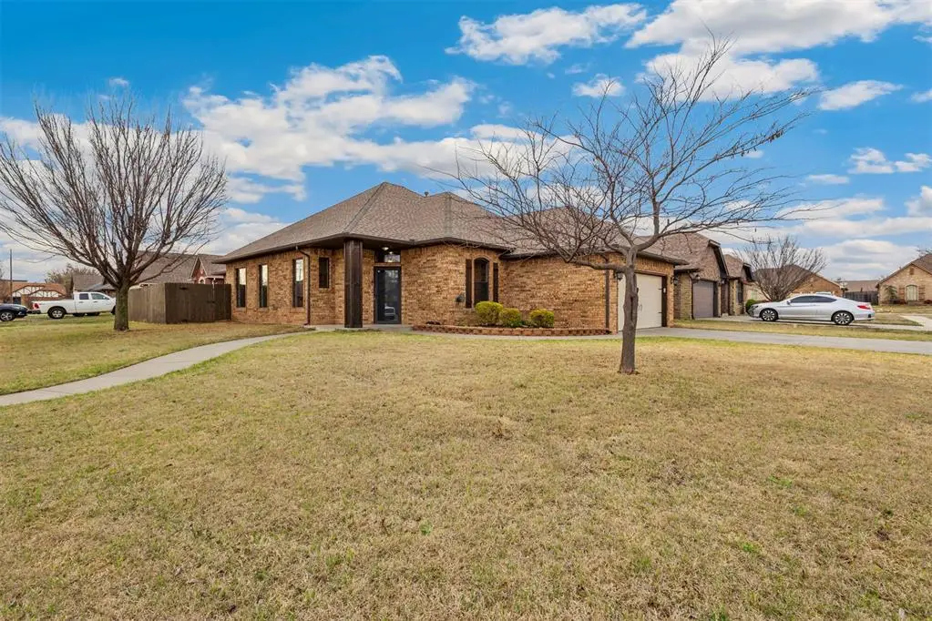 3001 Prairie Field Lane, Moore, OK 73160 - #1