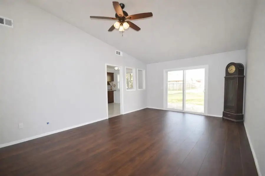 1049 SW 3rd Street, Moore, OK 73160 - #2