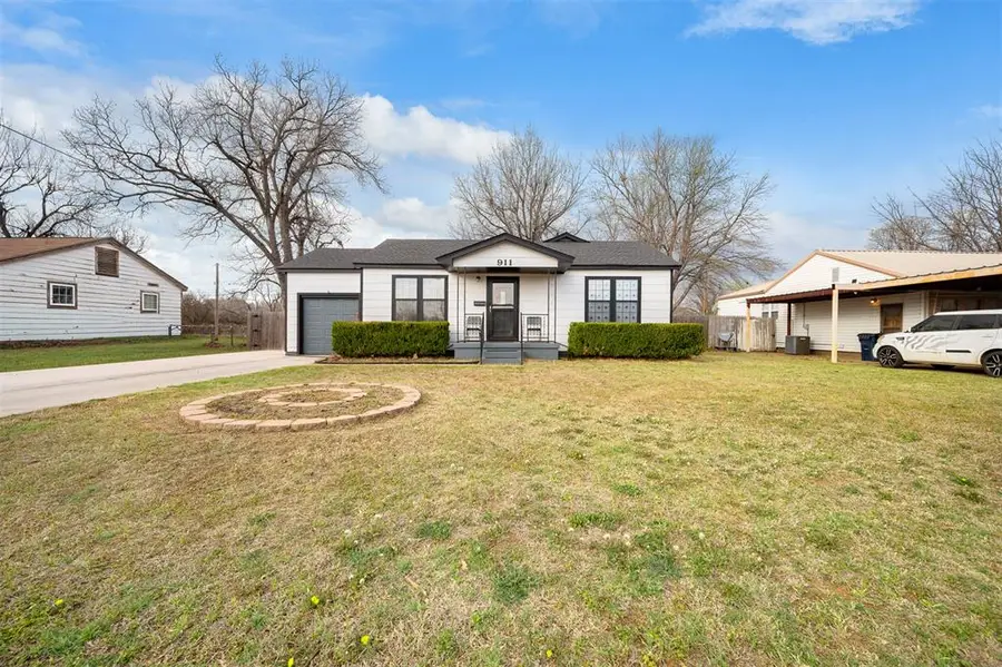 911 N Sunset Drive, Anadarko, OK 73005 - #3