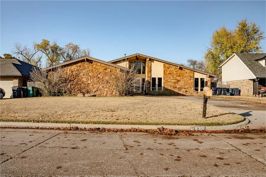8301 Willow Creek Boulevard, Oklahoma City, OK 73162 - #2