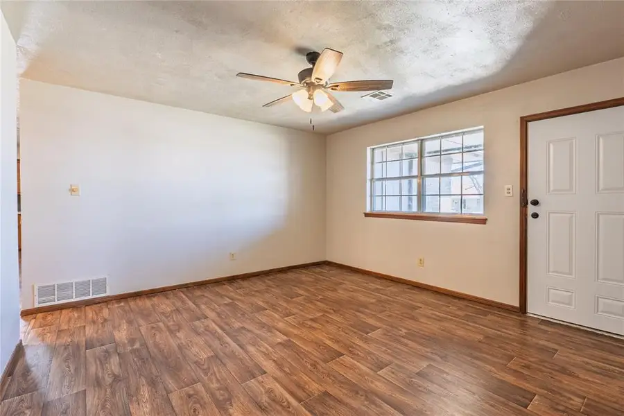 19 Cheyenne Drive, Shawnee, OK 74801 - #3