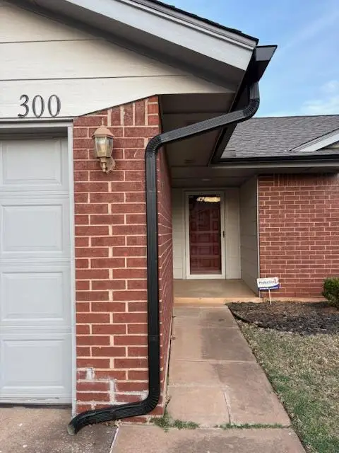 300 N Lockeport Drive, Edmond, OK 73003 - #2