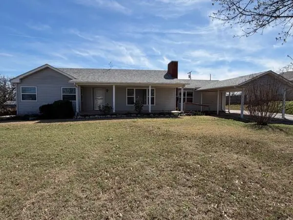 1027 E 1st Street, Chandler, OK 74834