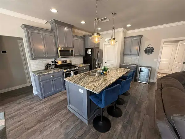 1016 North Ridge Boulevard, Altus, OK 73521