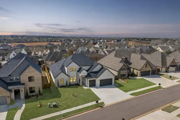 3825 Stone Hill Lane, Edmond, OK 73034