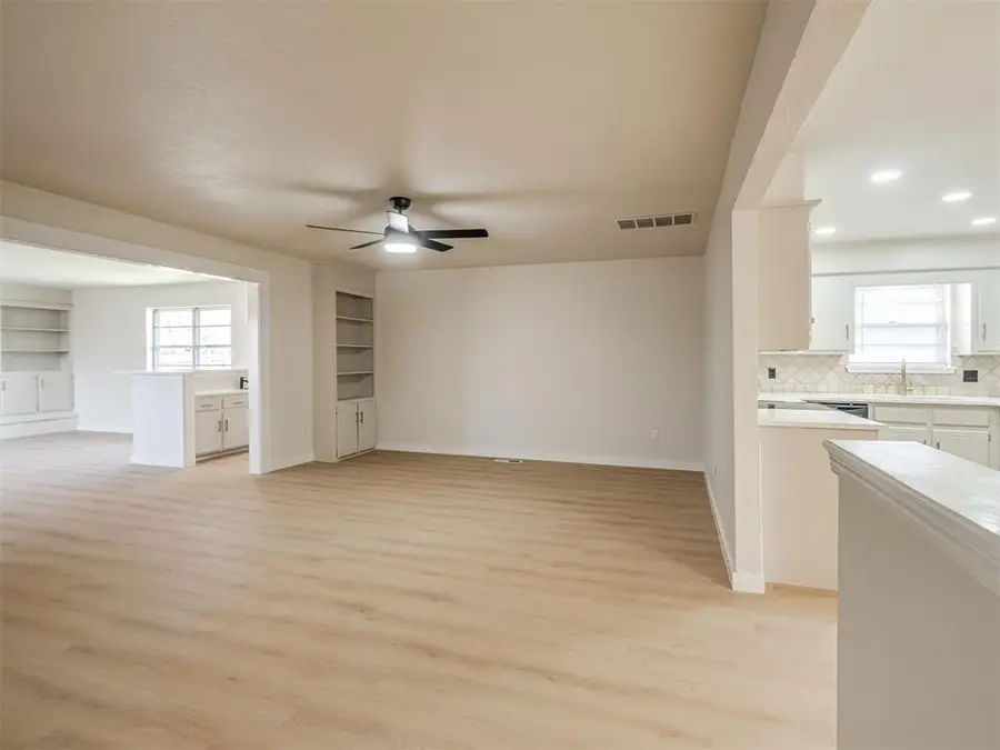 601 Wood Crest Street, Moore, OK 73160 - #3