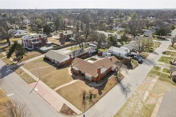 802 S 12th Street, Chickasha, OK 73018