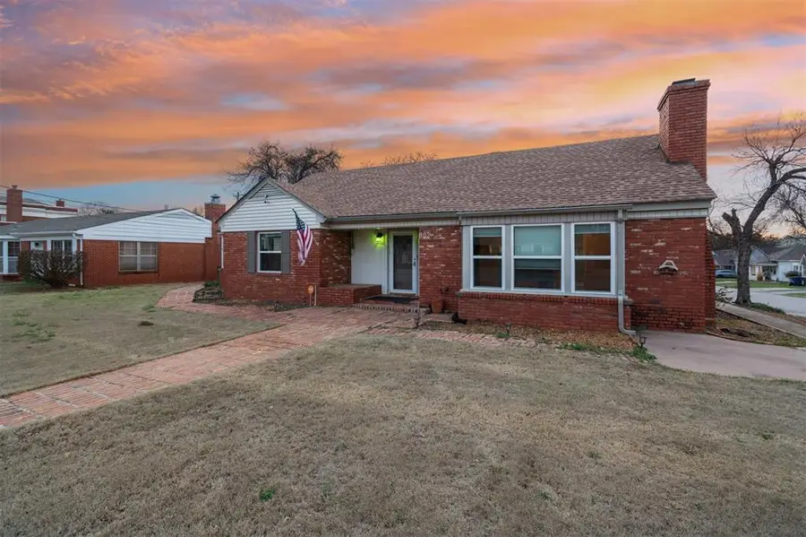 802 S 12th Street, Chickasha, OK 73018 - #3