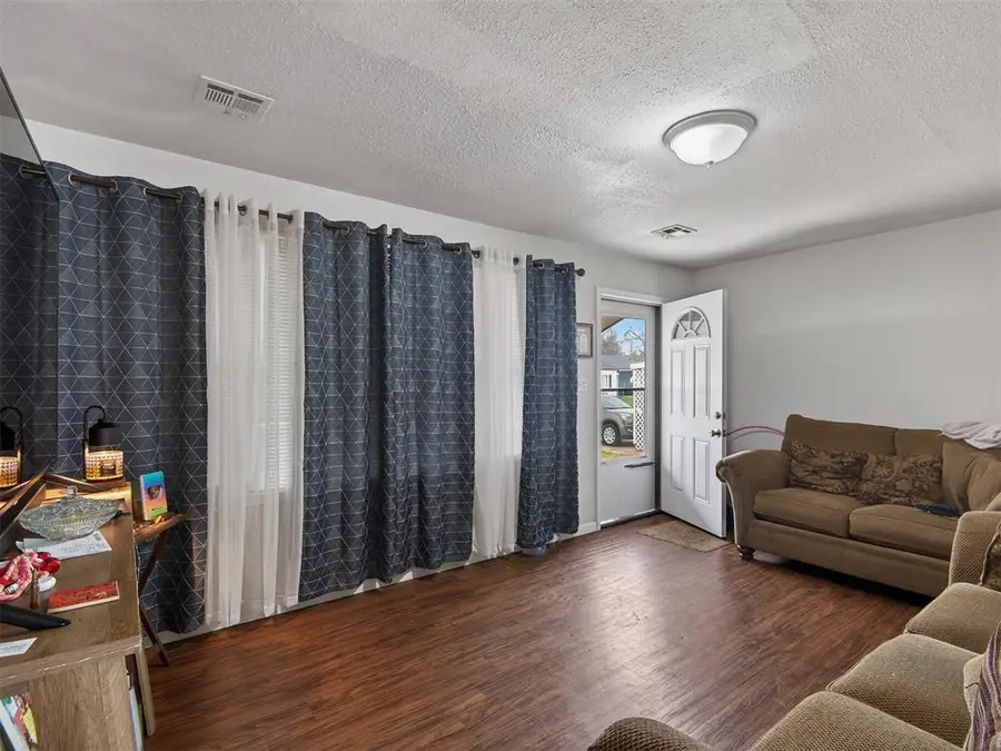 4008 Pine Avenue, Del City, OK 73115 - #2