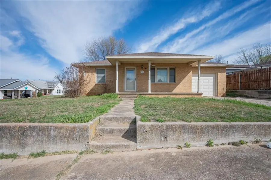 201 E 3rd Street, Cement, OK 73017 - #3