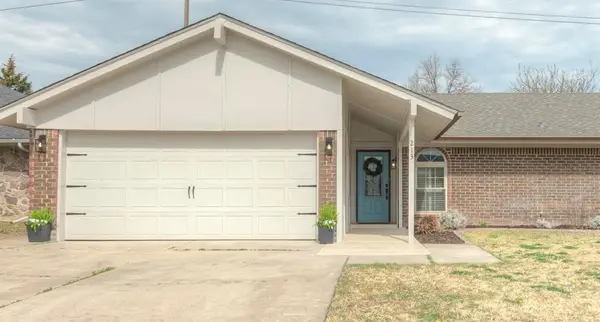 213 Elwood Drive, Edmond, OK 73013