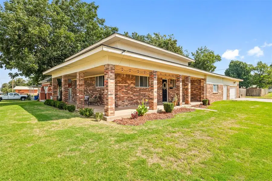 400 N Choctaw Avenue, El Reno, OK 73036 - #2