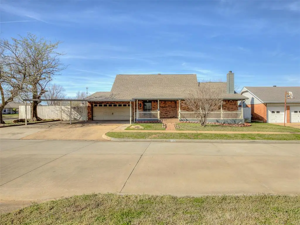 901 NE 6th Street, Moore, OK 73160 - #1