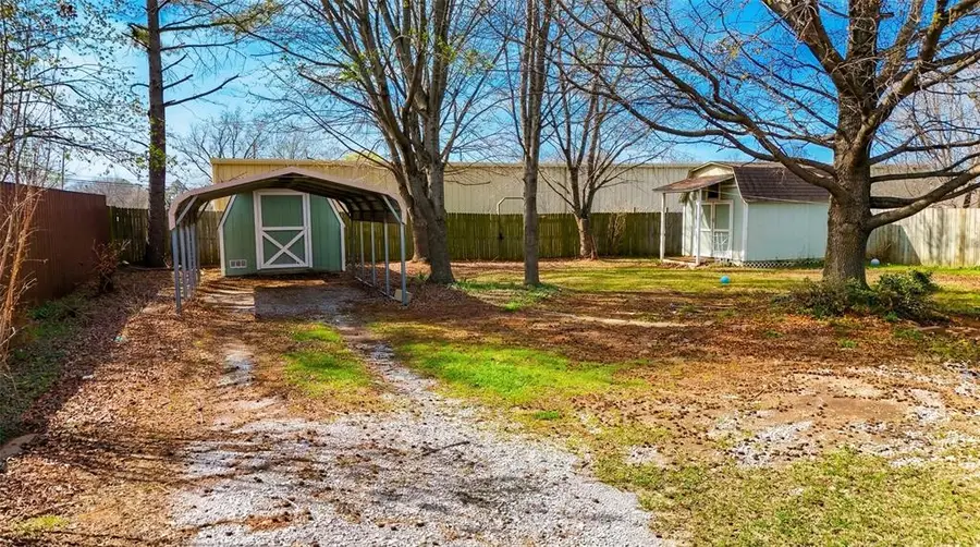 405 N Missouri Street, Elmore City, OK 73433 - #3