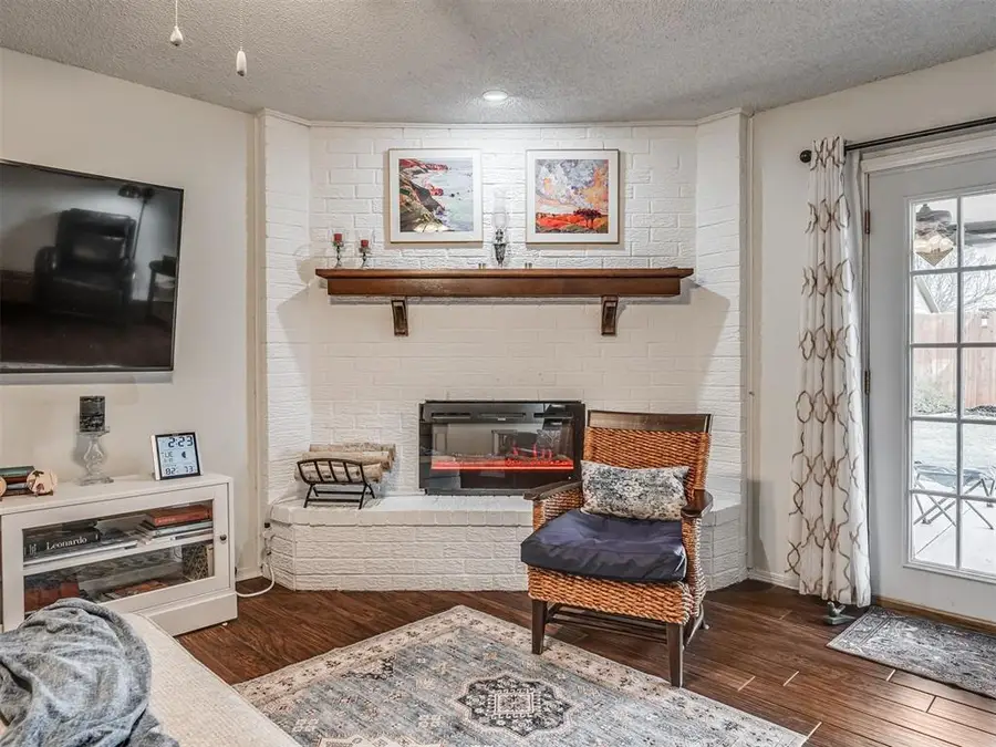 833 SE 9th Street, Moore, OK 73160 - #3