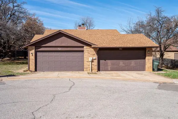 703 Stonecroft Circle, Edmond, OK 73034