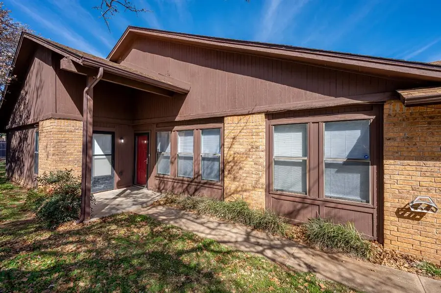 703 Stonecroft Circle, Edmond, OK 73034 - #2