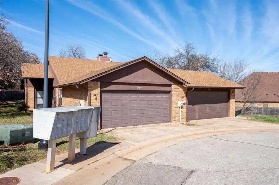 701 Stonecroft Circle, Edmond, OK 73034 - #3