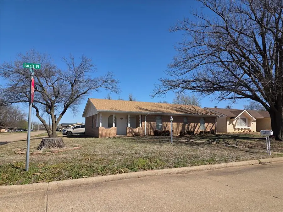 124 Farris Place, Chickasha, OK 73018 - #2