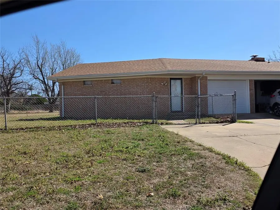 124 Farris Place, Chickasha, OK 73018 - #3