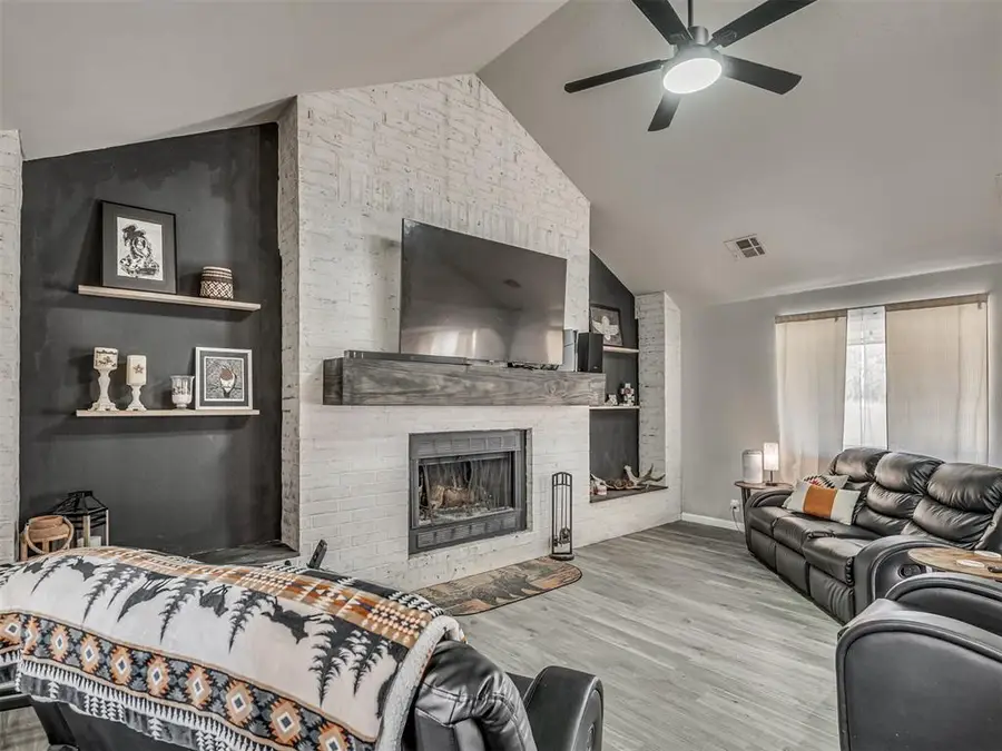 10828 Eastway Street, McLoud, OK 74851 - #3