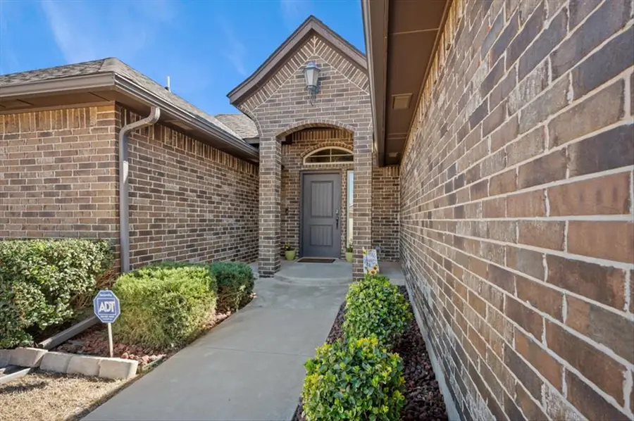 10624 SW 35th Street, Yukon, OK 73099 - #2