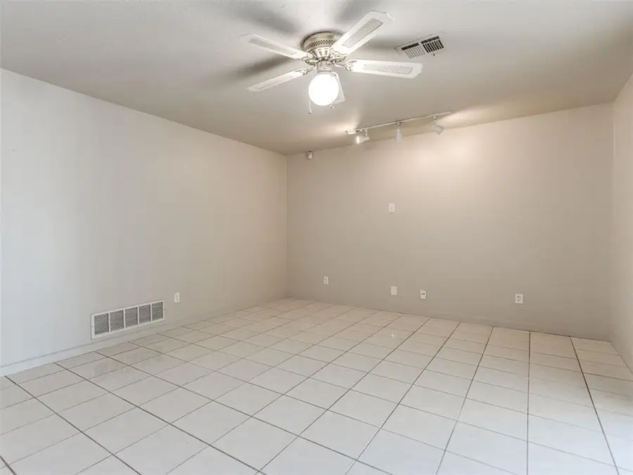 4712 Cherry Hill Lane, Oklahoma City, OK 73135 - #3