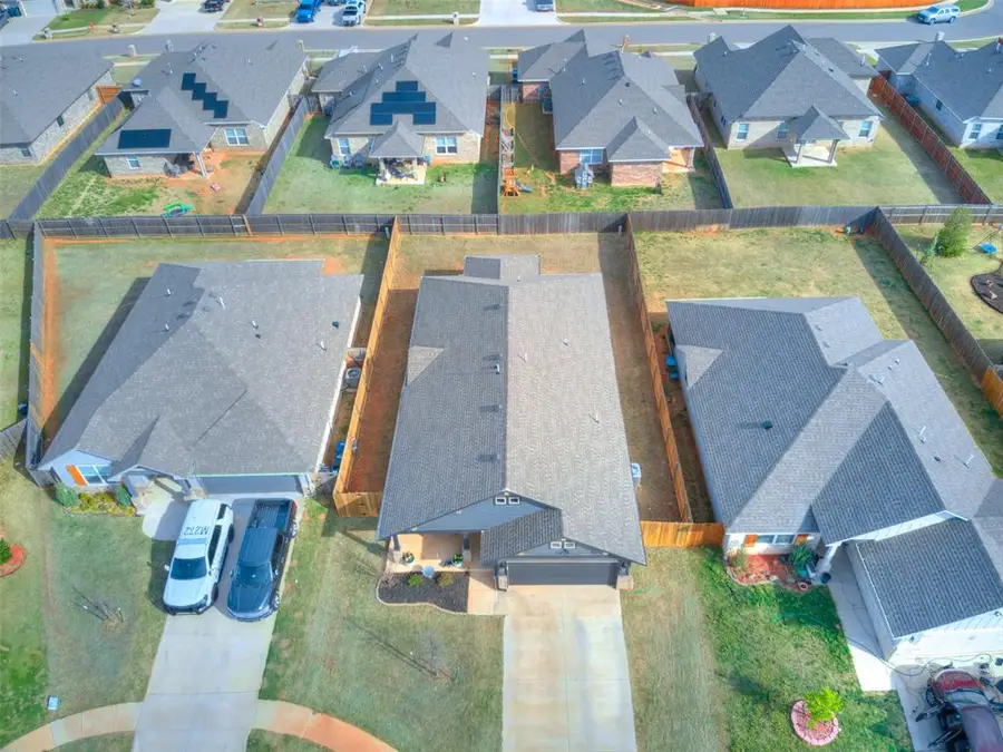 11029 SW 35th Terrace, Yukon, OK 73099 - #2